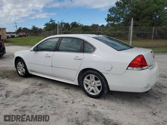 2014 Chevrolet Impala LT with VIN 2G1WB5E38E1148597, listed as a Copart auction lot 81985815 with 102,202 mi miles and Clean title. Bid and sale history available at DreamBid. Image 2.