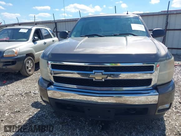 2007 Chevrolet Silverado 1500 1LT with VIN 2GCEC19CX71620756, listed as a IAAI auction lot 42378021 with 229,855 mi miles and . Bid and sale history available at DreamBid. Image 12.