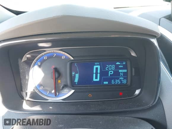 2015 Chevrolet Trax LTZ z VIN 3GNCJTSB4FL205608, wystawiony jako IAAI lot #42969923 z przebiegiem 63 578 mil mil oraz . Historia ofert i sprzedaży dostępna na DreamBid. Obrazek 7.