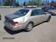 1997 Toyota Camry LE z VIN 4T1BF22K0VU029186, wystawiony jako IAAI lot #42029297 z przebiegiem 153 204 mil mil oraz . Historia ofert i sprzedaży dostępna na DreamBid. Obrazek 4.