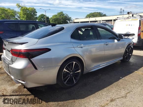 2020 Toyota Camry XSE z VIN 4T1K61AK8LU879575, wystawiony jako Copart lot #67242165 z przebiegiem 39 946 mil mil oraz Czysty tytuł • Clean title. Historia ofert i sprzedaży dostępna na DreamBid. Obrazek 3.