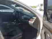 2011 BMW 5 Series 528i с VIN WBAFR1C57BDS35288, выставлен на аукционе IAAI как лот 42868625 с пробегом 166 400 миль миль и . История ставок и продаж доступна на DreamBid. Изображение 5.