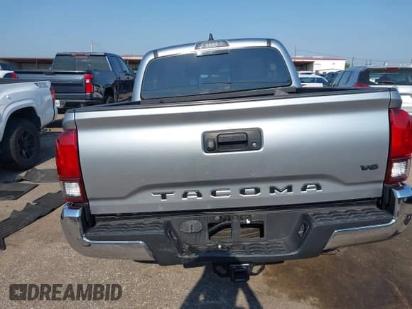 2022 Toyota Tacoma SR5 with VIN 3TMAZ5CN3NM194543, listed as a IAAI auction lot 43031222 with 21,800 mi miles and . Bid and sale history available at DreamBid. Image 16.