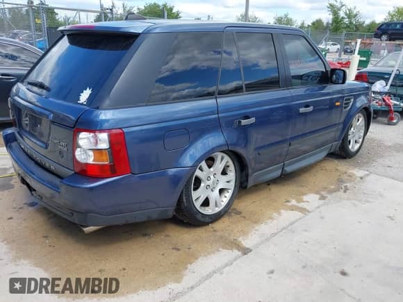 2006 Land Rover Range Rover Sport HSE with VIN SALSF25476A941830, listed as a IAAI auction lot 42957060 with Not provided miles and . Bid and sale history available at DreamBid. Image 4.