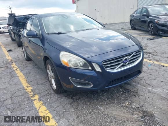2012 Volvo S60 T5 с VIN YV1622FS9C2025121, выставлен на аукционе IAAI как лот 43027092 с пробегом 197 230 миль миль и . История ставок и продаж доступна на DreamBid. Изображение 1.