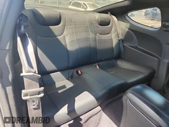 2015 Hyundai Genesis Coupe Ultimate с VIN KMHHU6KJXFU130056, выставлен на аукционе Copart как лот 81884585 с пробегом 86 923 миль миль и Списание • Salvage title. История ставок и продаж доступна на DreamBid. Изображение 10.