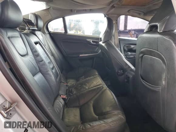 2014 Volvo S60 T5 с VIN YV1612FS2E2289562, выставлен на аукционе Copart как лот 70878145 с пробегом Не указан миль и Чистый • Clean title. История ставок и продаж доступна на DreamBid. Изображение 10.