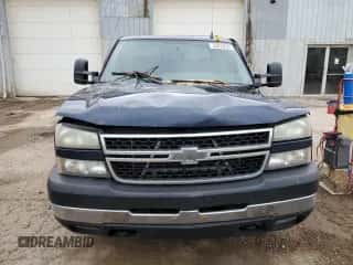 2006 Chevrolet Silverado 3500 SRW Wrk Trk с VIN 1GCHK33D26F234823, выставлен на аукционе Copart как лот 53273625 с пробегом 400 429 миль миль и Чистый • Clean title. История ставок и продаж доступна на DreamBid. Изображение 5.