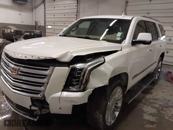 2018 Cadillac Escalade Platinum with VIN 1GYS4DKJ8JR199087, listed as a IAAI auction lot 42062074 with 97,751 mi miles and . Bid and sale history available at DreamBid. Image 6.