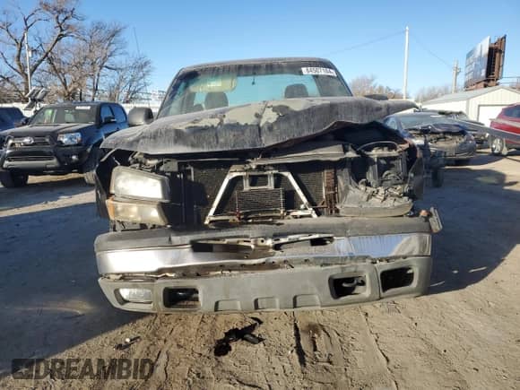 2005 Chevrolet Silverado 1500 z VIN 1GCEC14T45Z271864, wystawiony jako Copart lot #84507104 z przebiegiem 191 813 mil mil oraz Szkoda całkowita • Salvage title. Historia ofert i sprzedaży dostępna na DreamBid. Obrazek 5.