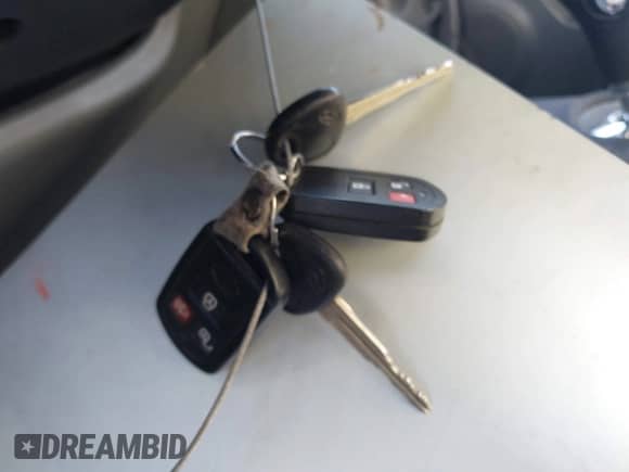 2005 Hyundai Santa Fe GLS с VIN KM8SC13E25U953382, выставлен на аукционе IAAI как лот 42167015 с пробегом 132 222 миль миль и . История ставок и продаж доступна на DreamBid. Изображение 11.