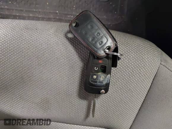 2013 Chevrolet Cruze 1LT z VIN 1G1PC5SB2D7316927, wystawiony jako IAAI lot #43012100 z przebiegiem 136 261 mil mil oraz . Historia ofert i sprzedaży dostępna na DreamBid. Obrazek 11.