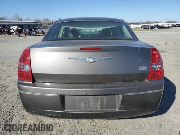 2010 Chrysler 300 Touring Signature с VIN 2C3CA5CV2AH221194, выставлен на аукционе Copart как лот 88979445 с пробегом Не указан миль и Списание • Salvage title. История ставок и продаж доступна на DreamBid. Изображение 6.