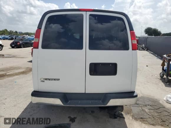 2019 Chevrolet Express Passenger LT with VIN 1GAZGPFG5K1220319, listed as a Copart auction lot 66416765 with 872,740 mi miles and Clean title. Bid and sale history available at DreamBid. Image 6.