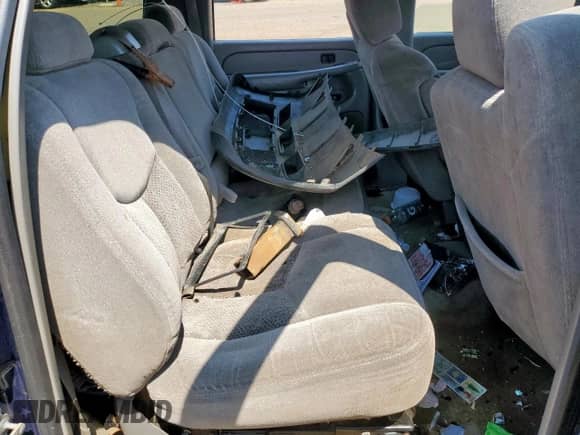 2005 Chevrolet Suburban LS с VIN 1GNEC16Z05J109933, выставлен на аукционе Copart как лот 70501335 с пробегом 230 535 миль миль и Списание • Salvage title. История ставок и продаж доступна на DreamBid. Изображение 11.