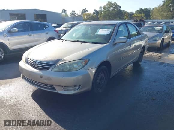 2006 Toyota Camry STD с VIN JTDBE30KX63058069, выставлен на аукционе IAAI как лот 43368300 с пробегом 278 790 миль миль и . История ставок и продаж доступна на DreamBid. Изображение 2.