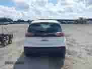 2023 Chevrolet Bolt EV 1LT z VIN 1G1FW6S06P4109972, wystawiony jako IAAI lot #43299280 z przebiegiem 41 780 mil mil oraz . Historia ofert i sprzedaży dostępna na DreamBid. Obrazek 17.