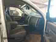 2013 Ram 1500 SLT z VIN 1C6RR7GT8DS541465, wystawiony jako IAAI lot #43408290 z przebiegiem 246 472 mil mil oraz . Historia ofert i sprzedaży dostępna na DreamBid. Obrazek 5.