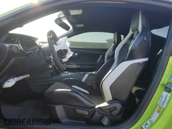 2020 Ford Mustang Shelby GT500 with VIN 1FA6P8SJ6L5503152, listed as a Copart auction lot 82381984 with 14,181 mi miles and Salvage title. Bid and sale history available at DreamBid. Image 7.