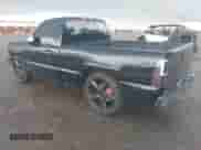 2005 Chevrolet Silverado 1500 Work Truck z VIN 1GCEC14X05Z213527, wystawiony jako IAAI lot #42351246 z przebiegiem 152 826 mil mil oraz . Historia ofert i sprzedaży dostępna na DreamBid. Obrazek 3.
