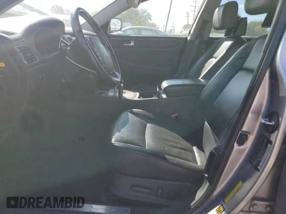 2009 Hyundai Genesis с VIN KMHGC46E19U040928, выставлен на аукционе Copart как лот 82593015 с пробегом 117 874 миль миль и Списание • Salvage title. История ставок и продаж доступна на DreamBid. Изображение 7.
