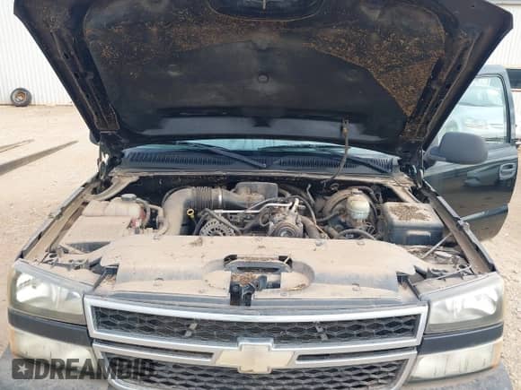 2006 Chevrolet Silverado 1500 Work Truck z VIN 3GCEC14X66G272129, wystawiony jako IAAI lot #42725725 z przebiegiem 95 938 mil mil oraz . Historia ofert i sprzedaży dostępna na DreamBid. Obrazek 10.