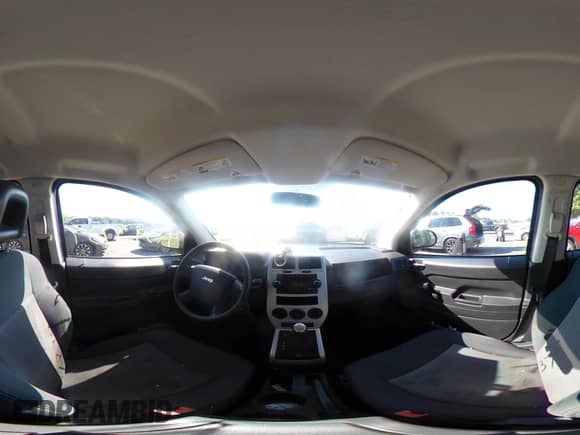 2008 Jeep Compass Sport с VIN 1J8FT47068D635994, выставлен на аукционе IAAI как лот 42392737 с пробегом 169 436 миль миль и . История ставок и продаж доступна на DreamBid. Изображение 18.