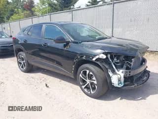 2024 Chevrolet Trax 1RS с VIN KL77LGE2XRC007636, выставлен на аукционе IAAI как лот 43125041 с пробегом 31 182 миль миль и . История ставок и продаж доступна на DreamBid. Изображение 1.