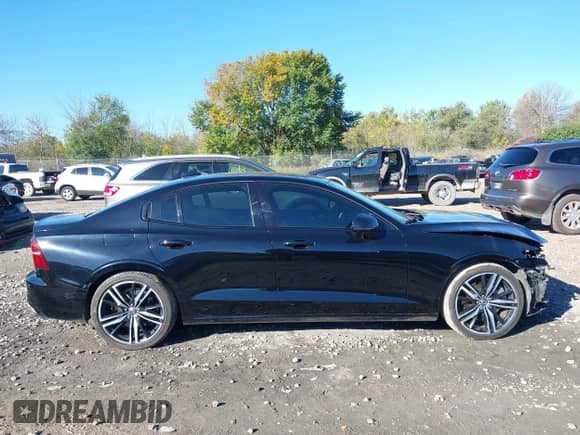 2019 Volvo S60 R-Design с VIN 7JRBR0FMXKG018414, выставлен на аукционе IAAI как лот 43371409 с пробегом 63 729 миль миль и . История ставок и продаж доступна на DreamBid. Изображение 14.