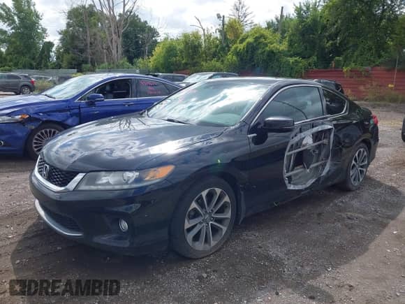 2015 Honda Accord EX-L z VIN 1HGCT2B81FA009300, wystawiony jako IAAI lot #43136374 z przebiegiem 94 749 mil mil oraz . Historia ofert i sprzedaży dostępna na DreamBid. Obrazek 2.