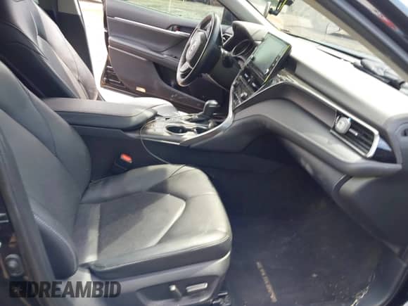 2022 Toyota Camry Hybrid XSE с VIN 4T1K31AK0NU595563, выставлен на аукционе IAAI как лот 42265133 с пробегом 37 555 миль миль и . История ставок и продаж доступна на DreamBid. Изображение 5.