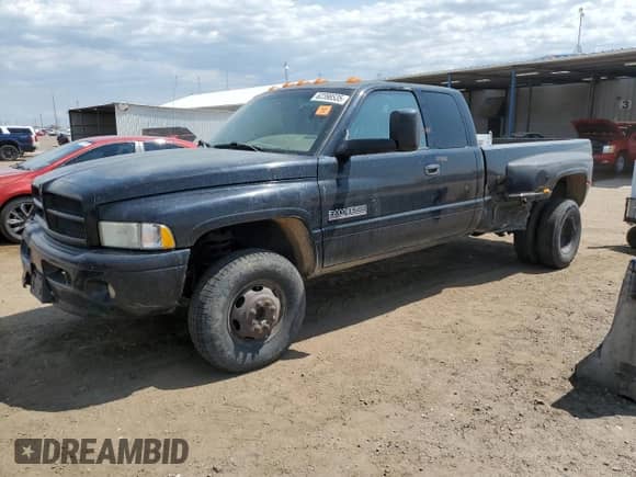 2001 Dodge 3500 with VIN 1B7MF33651J254235, listed as a Copart auction lot 62398535 with 189,089 mi miles and Salvage title. Bid and sale history available at DreamBid. Image 1.