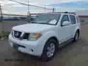 2005 Nissan Pathfinder SE z VIN 5N1AR18U45C778732, wystawiony jako IAAI lot #43212867 z przebiegiem 195 539 mil mil oraz . Historia ofert i sprzedaży dostępna na DreamBid. Obrazek 6.