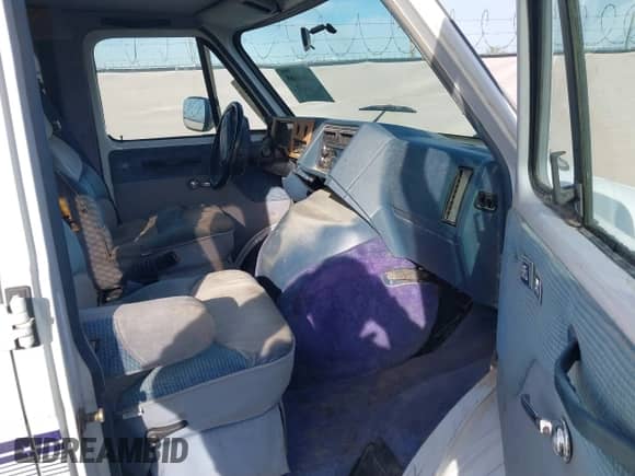 1995 Chevrolet Chevy Van with VIN 1GBEG25K5SF131291, listed as a IAAI auction lot 41861888 with 90,365 mi miles and . Bid and sale history available at DreamBid. Image 5.