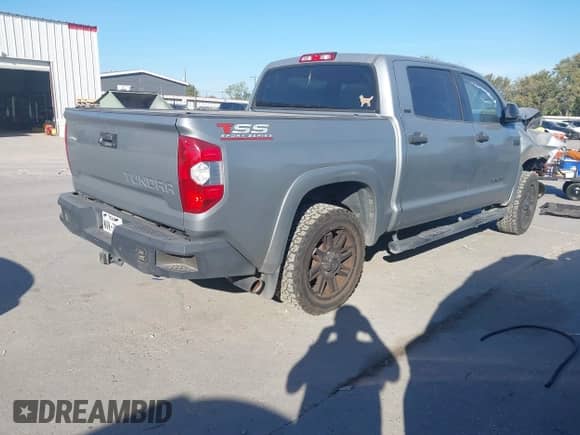 2016 Toyota Tundra SR5 with VIN 5TFEW5F1XGX203593, listed as a IAAI auction lot 43353251 with Not provided miles and . Bid and sale history available at DreamBid. Image 4.