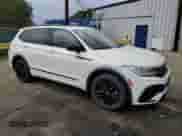2022 Volkswagen Tiguan SE R-Line Black с VIN 3VV8B7AX9NM005334, выставлен на аукционе Copart как лот 68925535 с пробегом 55 042 миль миль и Чистый • Clean title. История ставок и продаж доступна на DreamBid. Изображение 4.
