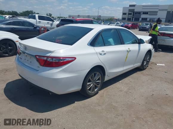 2016 Toyota Camry XLE with VIN 4T1BF1FK3GU557716, listed as a IAAI auction lot 42930732 with 97,137 mi miles and . Bid and sale history available at DreamBid. Image 4.