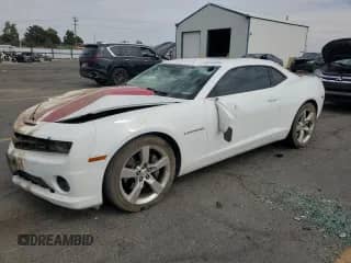 2010 Chevrolet Camaro 2SS z VIN 2G1FK1EJ2A9191075, wystawiony jako Copart lot #80144035 z przebiegiem 63 242 mil mil oraz Szkoda całkowita • Salvage title. Historia ofert i sprzedaży dostępna na DreamBid. Obrazek 1.