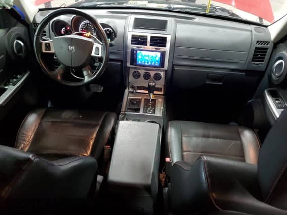 2008 Dodge Nitro R/T z VIN 1D8GU58628W129571, wystawiony jako Copart lot #48071265 z przebiegiem 195 904 mil mil oraz Szkoda całkowita • Salvage title. Historia ofert i sprzedaży dostępna na DreamBid. Obrazek 8.