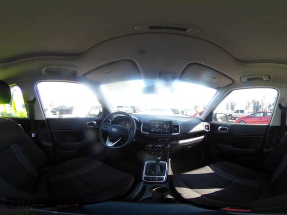2023 Hyundai Venue SEL z VIN KMHRC8A32PU237058, wystawiony jako IAAI lot #43251531 z przebiegiem 16 521 mil mil oraz . Historia ofert i sprzedaży dostępna na DreamBid. Obrazek 19.