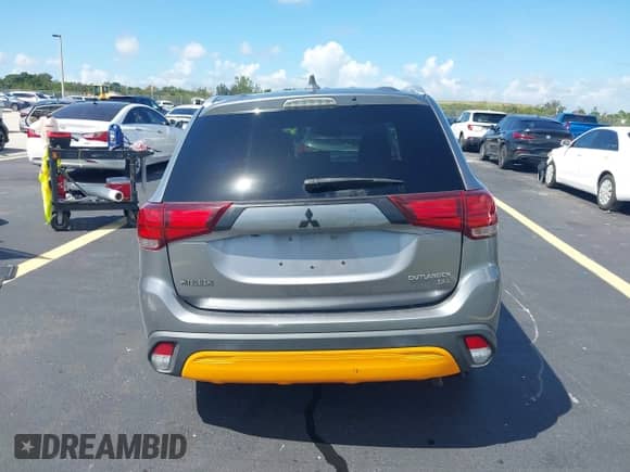 2019 Mitsubishi Outlander ES z VIN JA4AZ3A3XKZ020513, wystawiony jako IAAI lot #43344203 z przebiegiem 121 168 mil mil oraz . Historia ofert i sprzedaży dostępna na DreamBid. Obrazek 16.