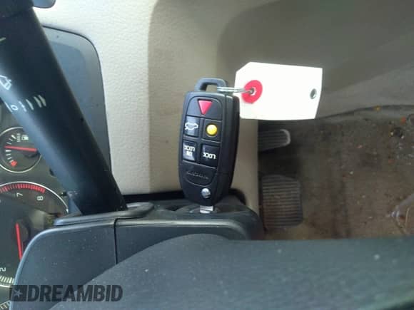 2004 Volvo S60 с VIN YV1RS61T942344217, выставлен на аукционе IAAI как лот 41193657 с пробегом 177 399 миль миль и . История ставок и продаж доступна на DreamBid. Изображение 11.