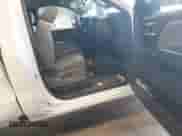 2017 Chevrolet Silverado 2500HD Work Truck z VIN 1GC0CUEGXHZ300303, wystawiony jako IAAI lot #42063764 z przebiegiem 204 714 mil mil oraz . Historia ofert i sprzedaży dostępna na DreamBid. Obrazek 5.