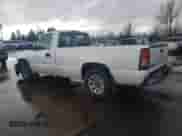 2007 GMC Sierra 1500 Work Truck z VIN 3GTEC14X57G232125, wystawiony jako Copart lot #49252655 z przebiegiem 303 880 mil mil oraz Szkoda całkowita • Salvage title. Historia ofert i sprzedaży dostępna na DreamBid. Obrazek 2.