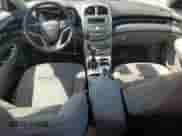 2015 Chevrolet Malibu LS z VIN 1G11B5SL0FF218635, wystawiony jako Copart lot #68816635 z przebiegiem 133 881 mil mil oraz Szkoda całkowita • Salvage title. Historia ofert i sprzedaży dostępna na DreamBid. Obrazek 8.