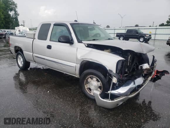 2005 GMC Sierra 1500 SLT z VIN 2GTEK19B551263431, wystawiony jako Copart lot #60635575 z przebiegiem 299 324 mil mil oraz Szkoda całkowita • Salvage title. Historia ofert i sprzedaży dostępna na DreamBid. Obrazek 4.
