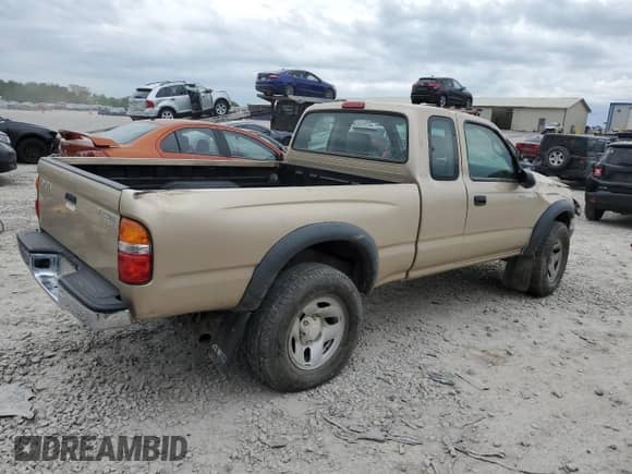 2004 Toyota Tacoma with VIN 5TEWN72N44Z305522, listed as a Copart auction lot 53874885 with 25,439 mi miles and Salvage title. Bid and sale history available at DreamBid. Image 3.