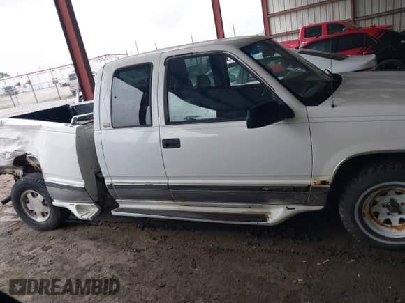 1996 Chevrolet Silverado 1500 с VIN 2GCEC19R6T1205612, выставлен на аукционе IAAI как лот 42381693 с пробегом 194 859 миль миль и . История ставок и продаж доступна на DreamBid. Изображение 13.
