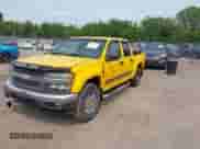 2007 Chevrolet Colorado 1LT z VIN 1GCDT13E378158804, wystawiony jako IAAI lot #42269247 z przebiegiem 225 666 mil mil oraz . Historia ofert i sprzedaży dostępna na DreamBid. Obrazek 2.