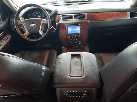 2009 Chevrolet Tahoe LTZ with VIN 1GNFK33059R291256, listed as a Copart auction lot 82418965 with 220,573 mi miles and Salvage title. Bid and sale history available at DreamBid. Image 8.